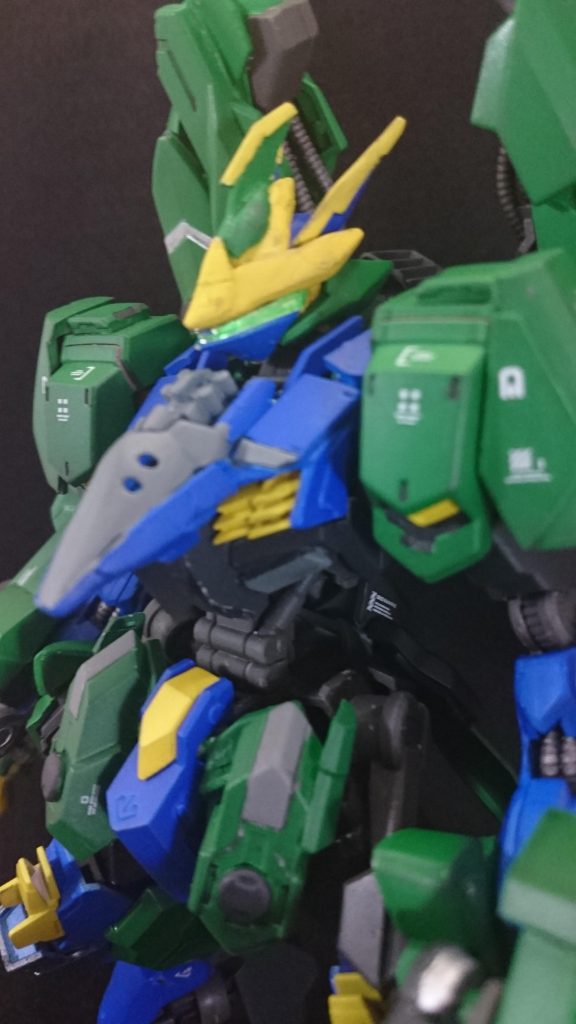 あとはカラーイメージ通り塗って、情報量上げるために水転写デカール貼って完成！