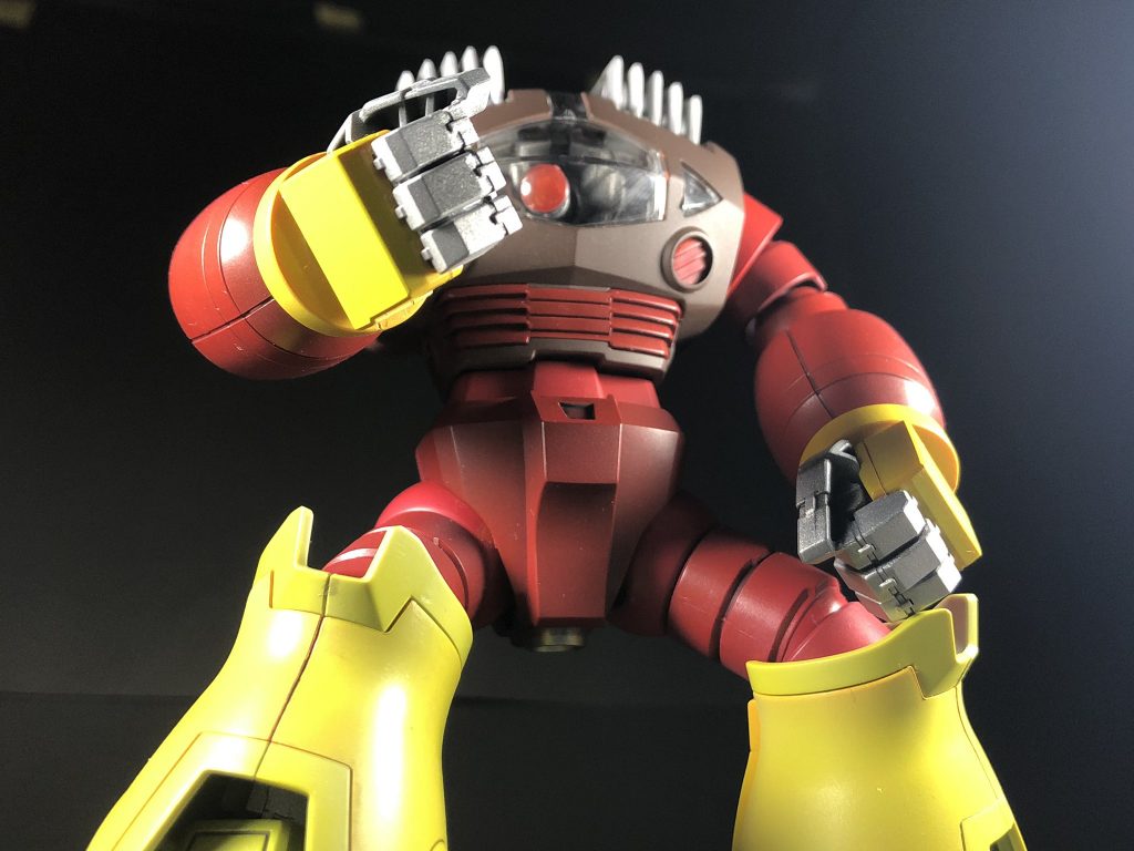 正義の拳の筈なんですけど，目つきが悪いので悪役にしか見えないですね(汗