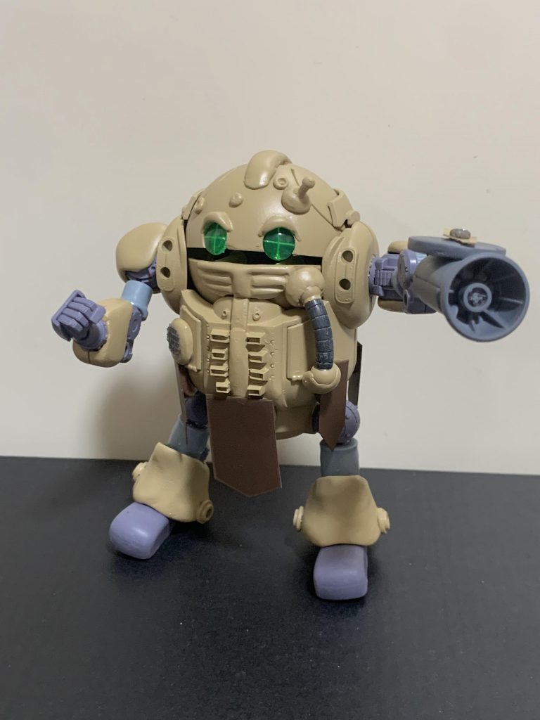 左手のガン部分はバックパック部分を流用しました。