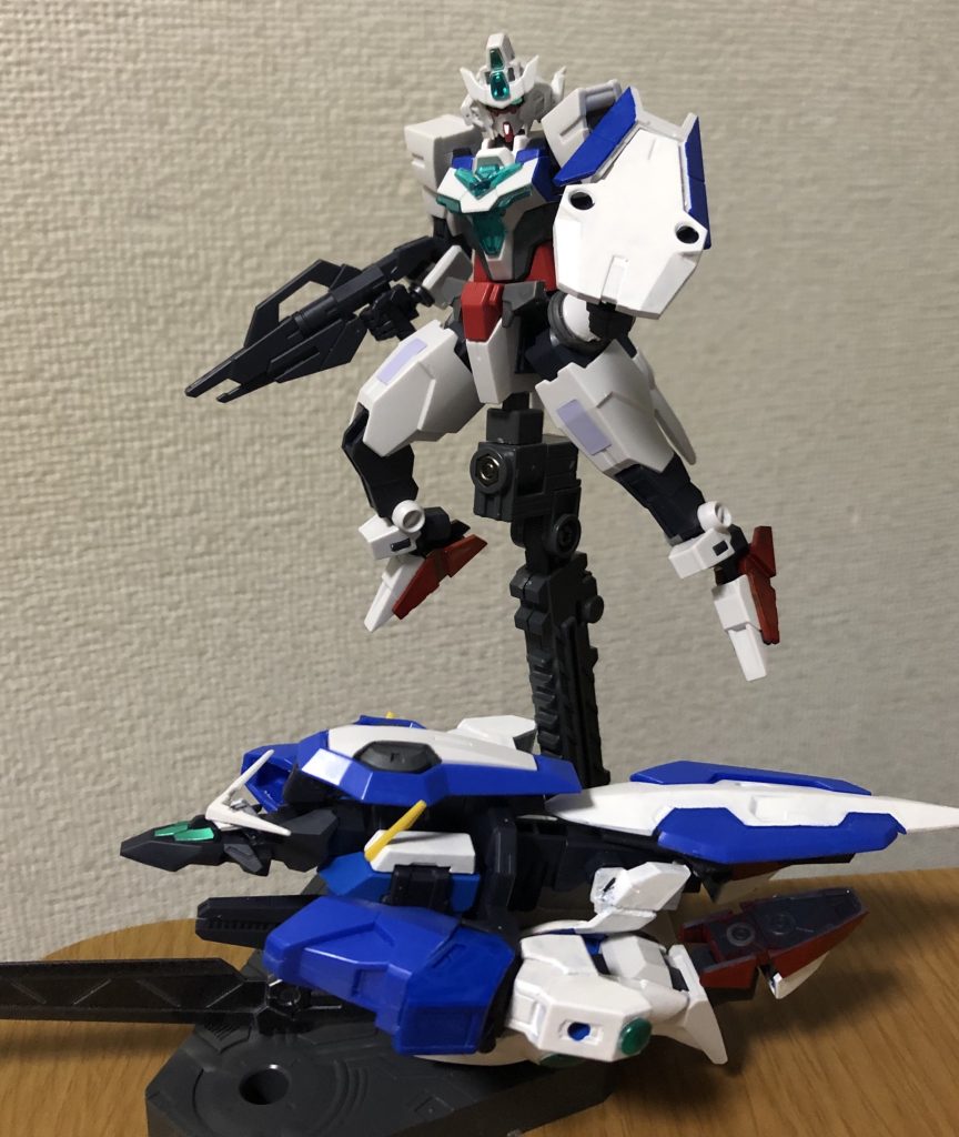 素体となるガンダムコアストレアとフェイクシアアーマー。コアガンダムはエクシアのプロトタイプであるアストレアをモチーフに作ってみました。アーマーも意外とまとまってます。