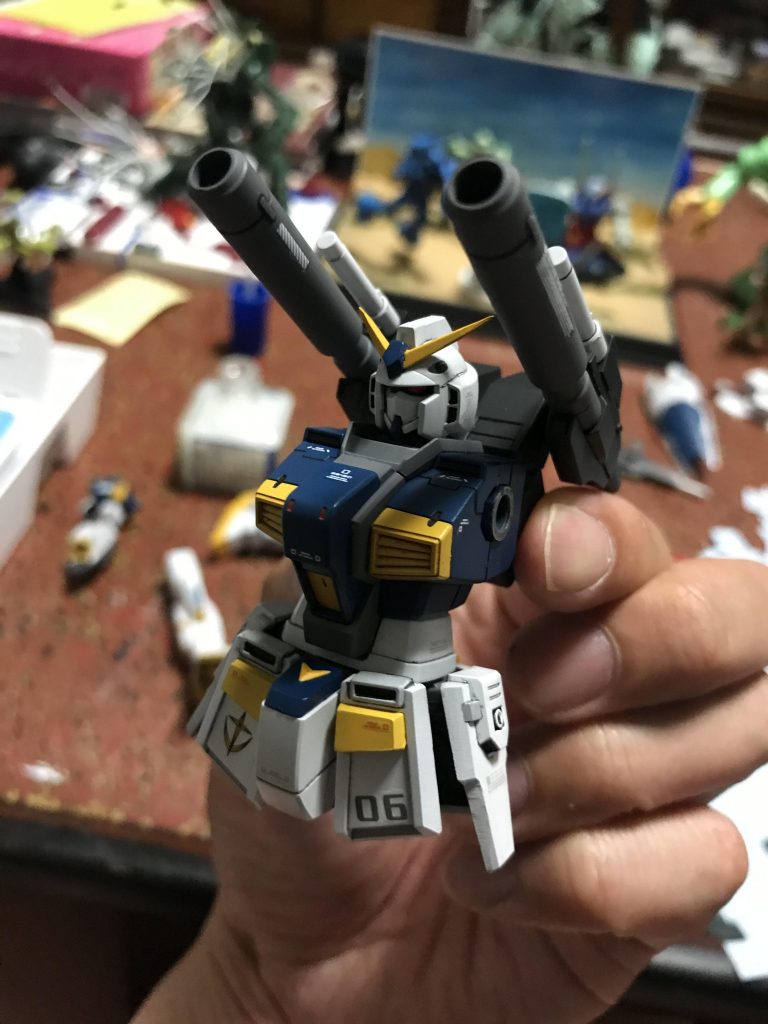 デカールに関してはかなり悩んだ結果、グレーを主にチョイス。
必要以上に主張し過ぎず、さりげない感じに…なったかな?