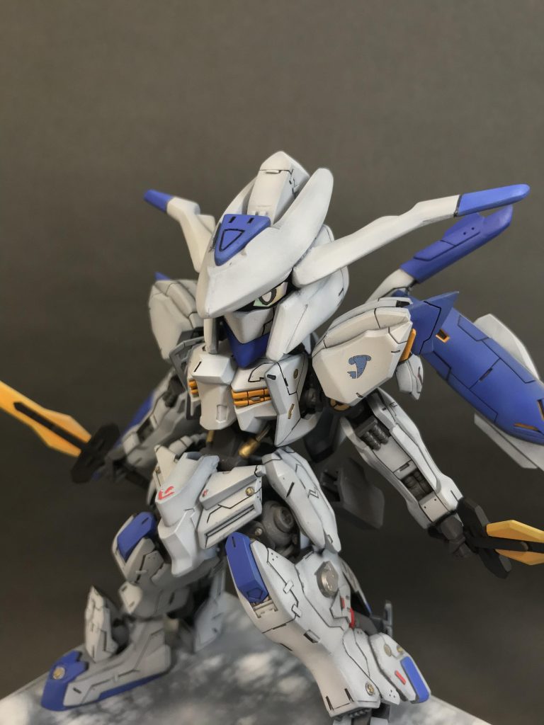 抜刀ポーズ。鋭い目付きでかっこいい!