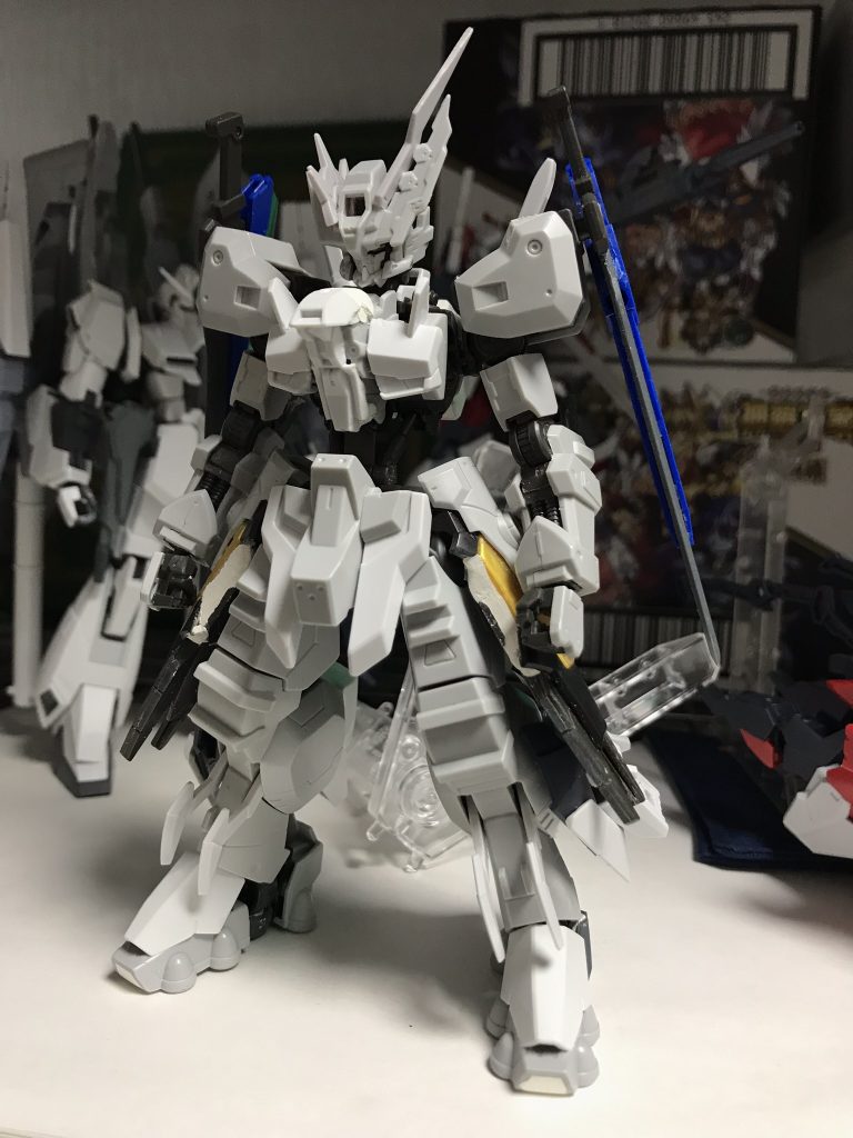 パテ盛りをこれが初めてやったんですがヤスリにへばりつくなどのことがあり大変でしたが一応完成しましたズイ(ง ˘ω˘ )วズイ
これからも精進したいですな(‘、3_ヽ)_