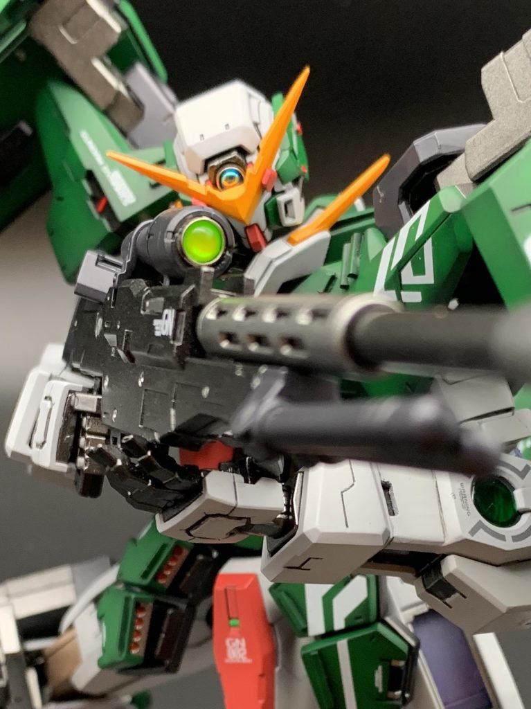 GNスナイパーライフル装備2

顎の延長とレンズパーツの置き換えなどを行い、個人的に満足のいく顔に改修できました。