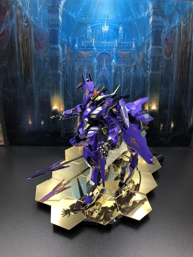 「な、なんだ、この力は…!
後ろ…脚?脚が生えとる!!
これは、凜パ…じゃなかった、キュベレイの怨念が具現化して妾に取り憑いた…のか?」
魔王はすぐに何が起きたかわからなかった。
鏡に映る自分の姿を見て、認識したのだ。