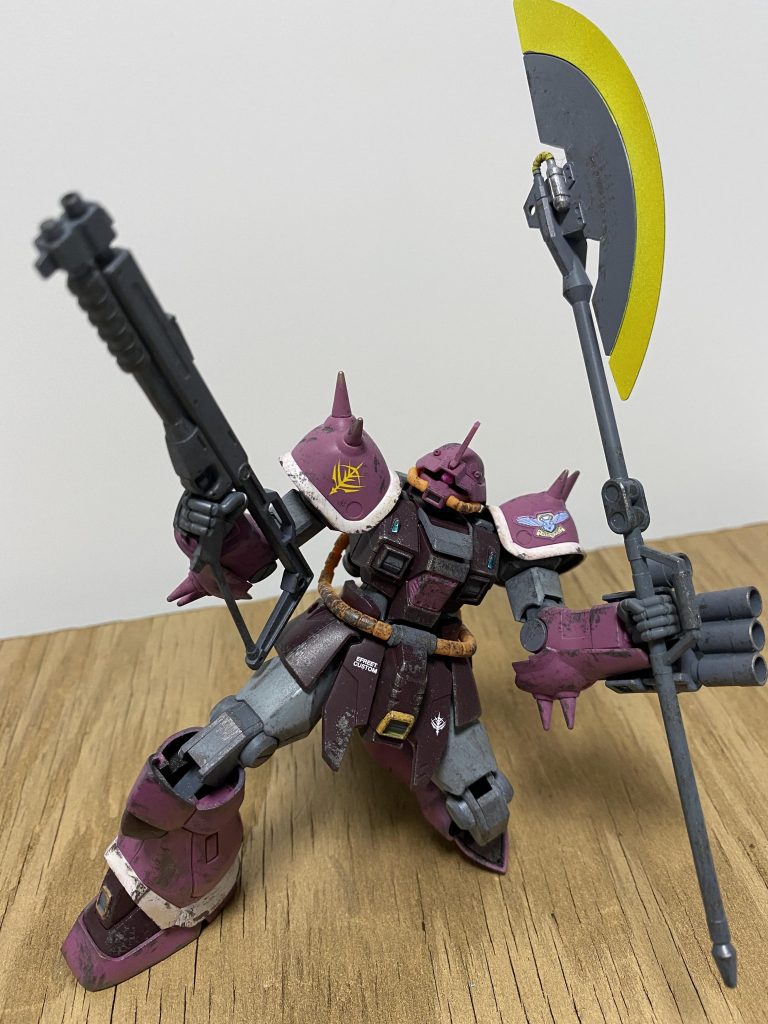 ショットガンと大型ヒートホークの二刀流！