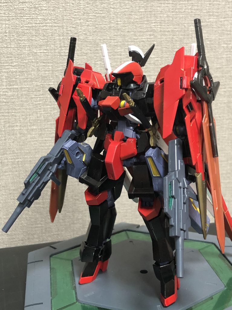 当初は頭部や機体フレーム等細かな所の色が今とは違いました