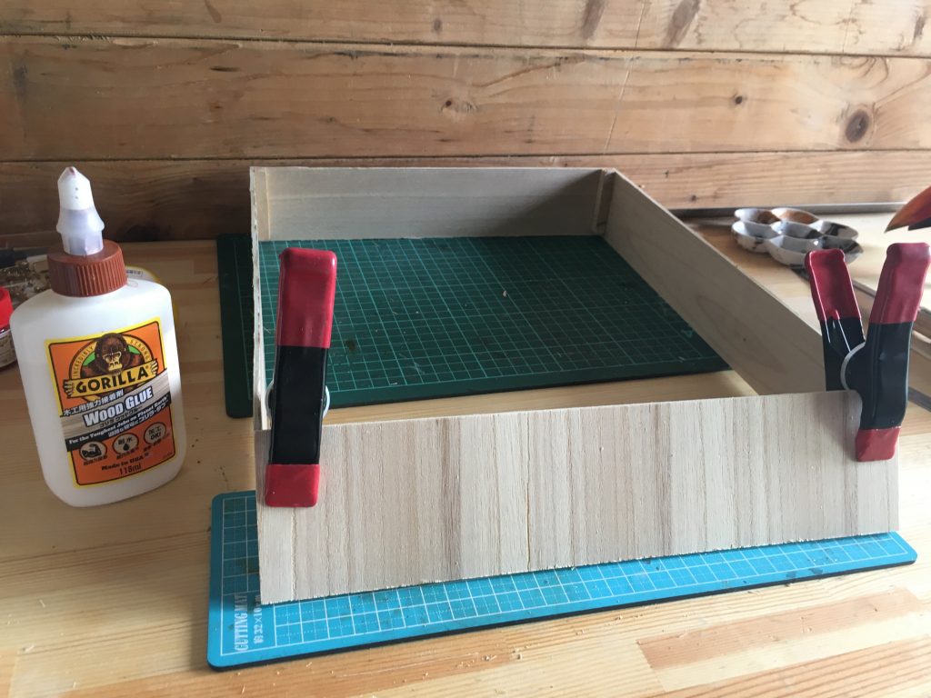 台座も自作です。