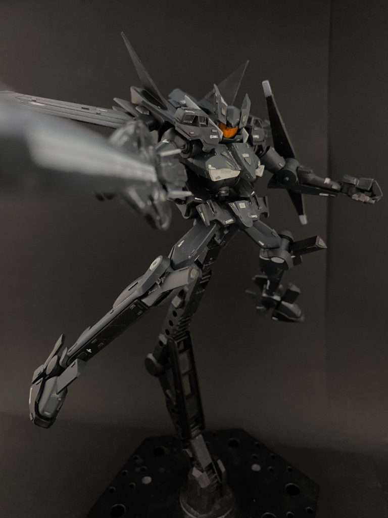 見てわかる通り一般機仕様になっとります。
ベースからいじったところは耳の形を変えたりウィングの大きさをデカくしてあります。