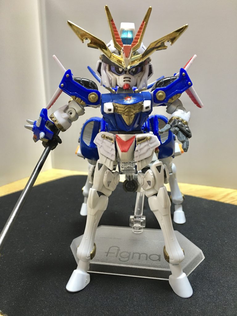 足には1/144「マスターガンダム&風雲再起」の馬のパーツを使用。