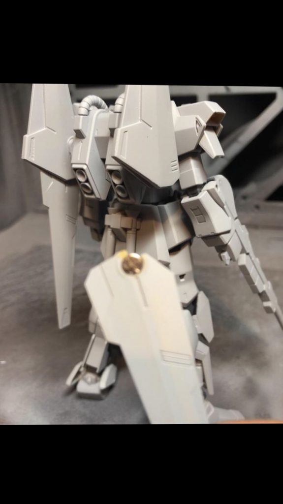 バインダーはネオジム磁石で留めました。