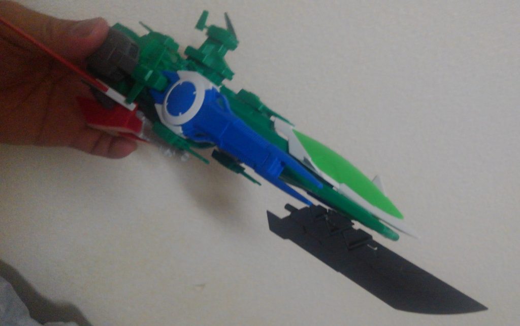 某宇宙海賊っぽく衝角を搭載する予定だったけどバランスが悪くて断念w