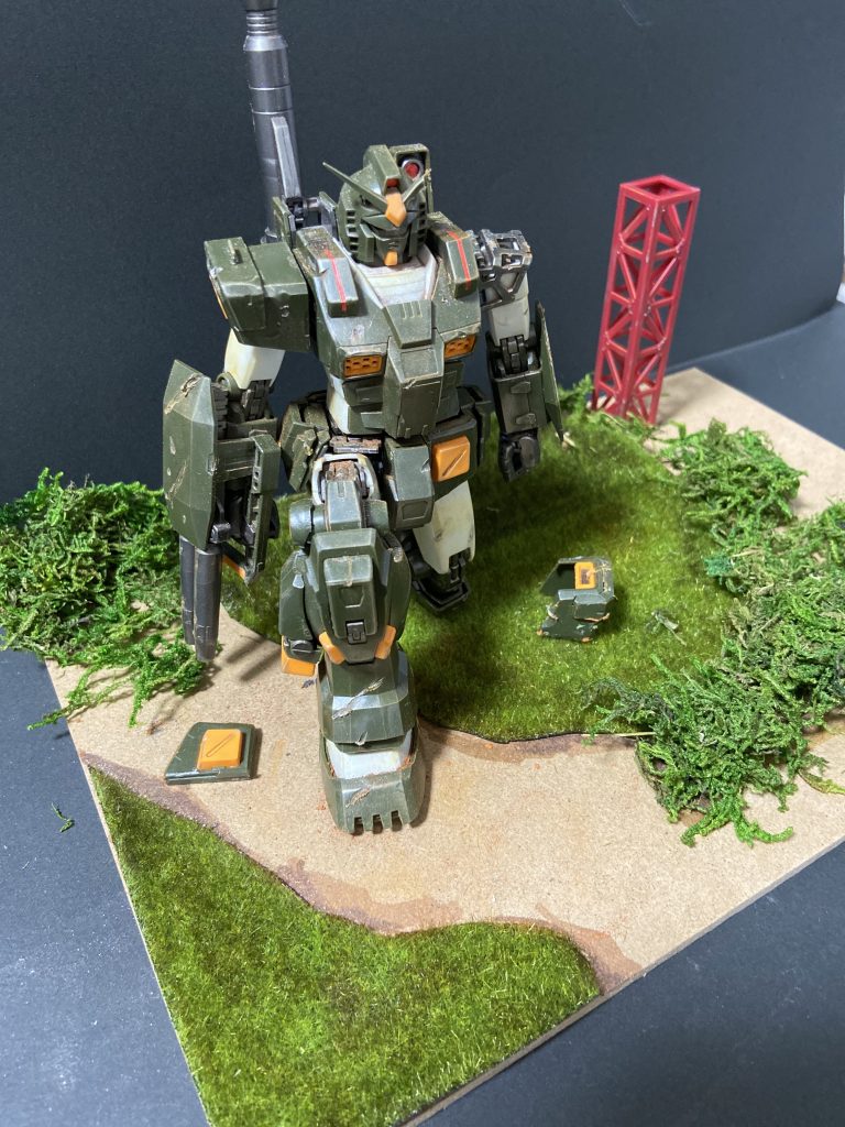 こちらがほぼ汚す前の状態です。ダイソーのリューターでキズをつけた直後の画像になります。