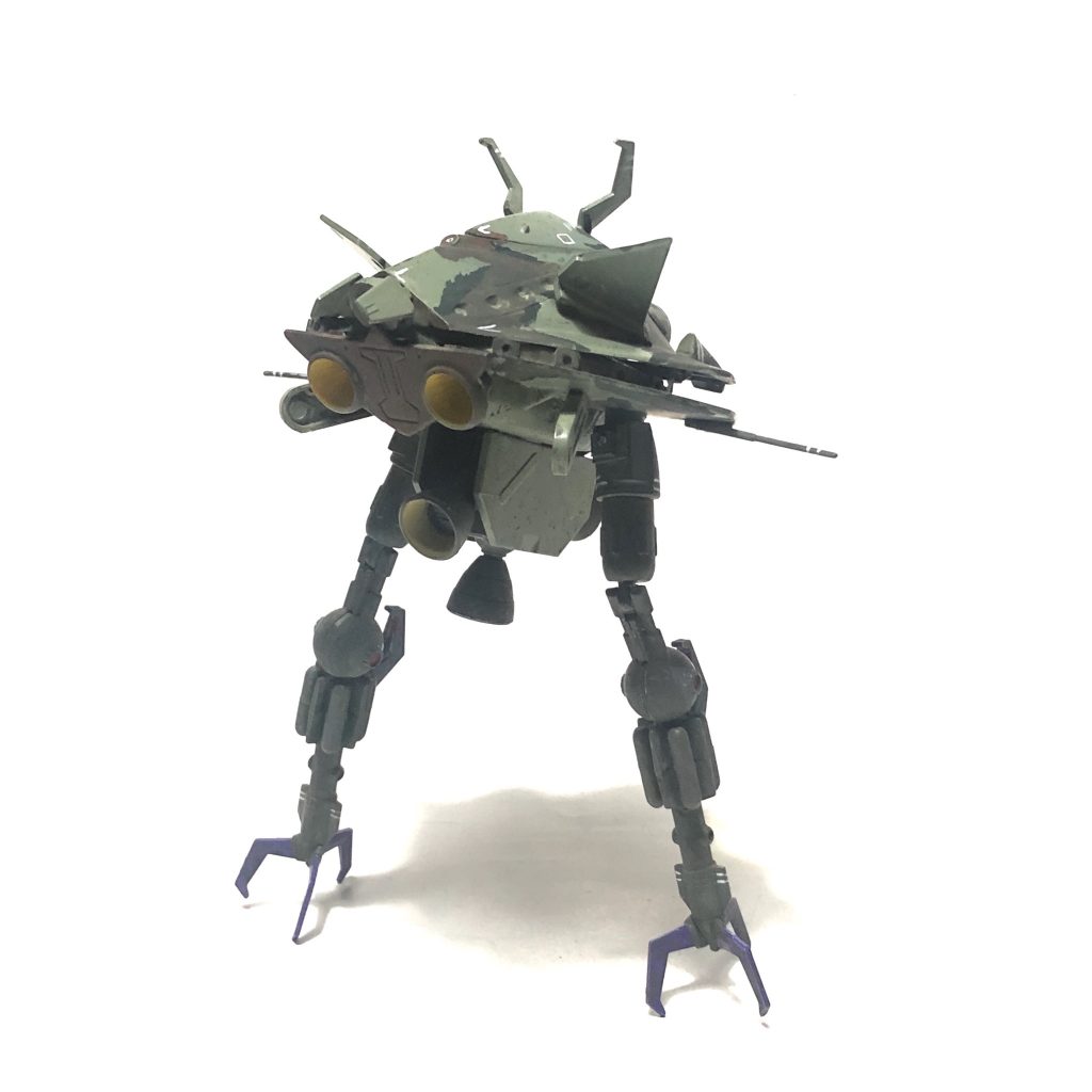 うしろ
とても長い脚部。
立たせるのが大変。