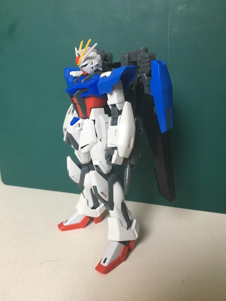 武装はメガビームランチャーに2砲、シールド兼パイルバンカー。