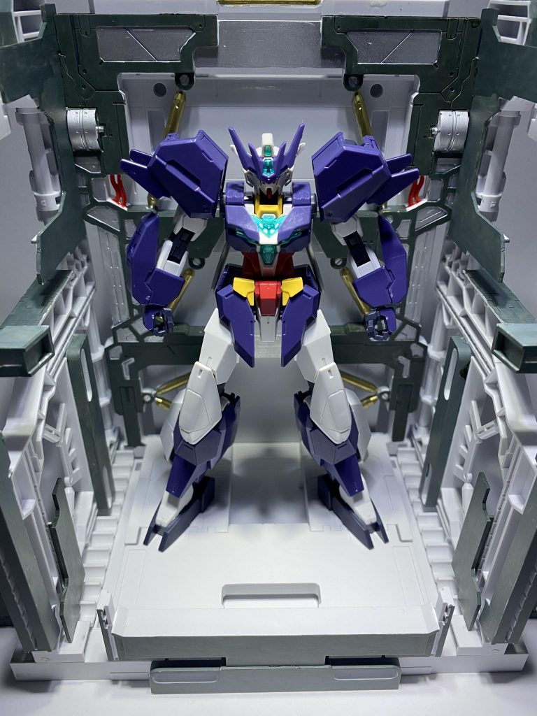 せっかくなので、背中を外してシステムベースで撮影。ちなみにベースは地味にパワーアップしている。
今後、これは恒例行事にします。