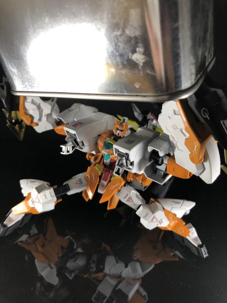 こうミサイルみたいな危険物が落ちてくるシチュエーション大好きなんでドリル後ろにしてこういうポージングも……

まぁ使ってるのはラッカー薄め液ですけど危険物ではあるんで……