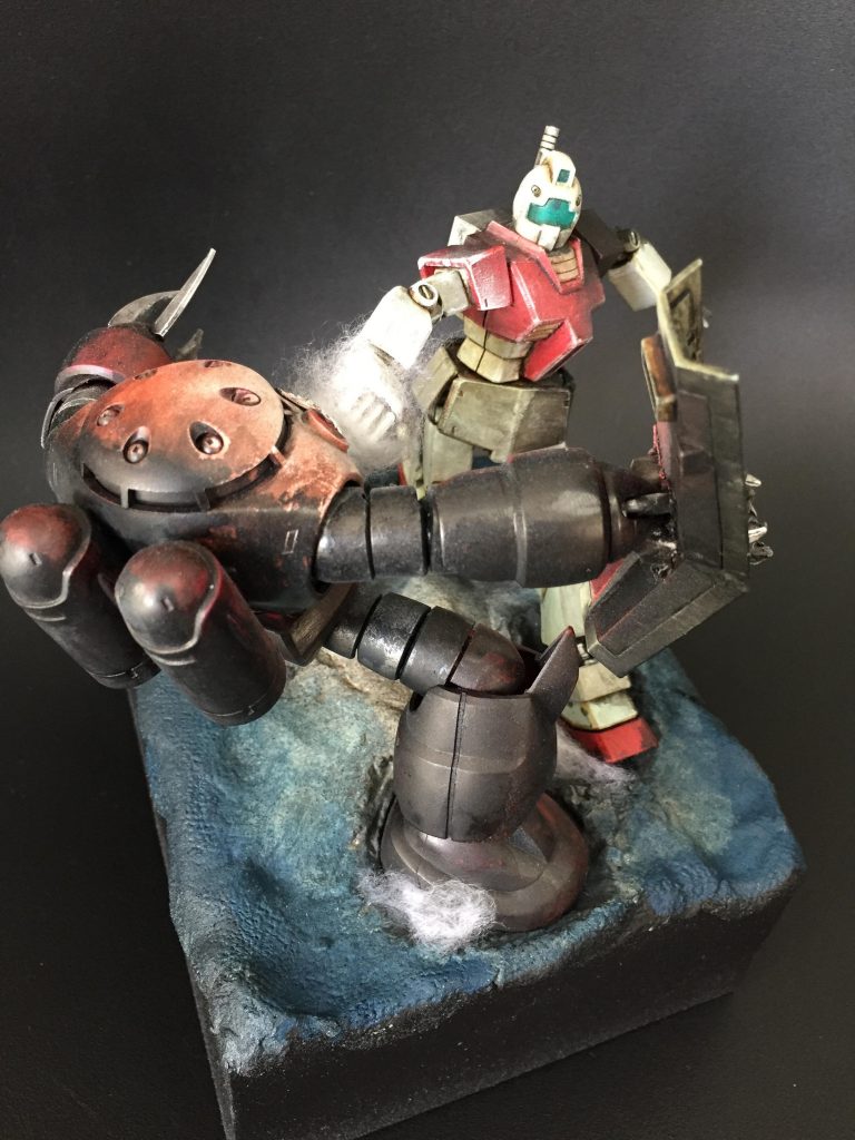 ジムパイロット
学生時代、ミットを何千回も叩いた成果だっ・・