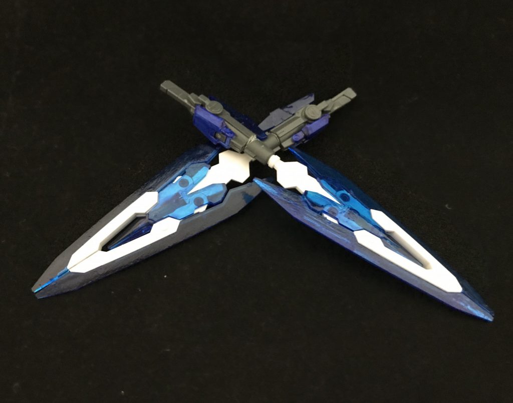 武装のGNバリアブルソード。2丁あります。