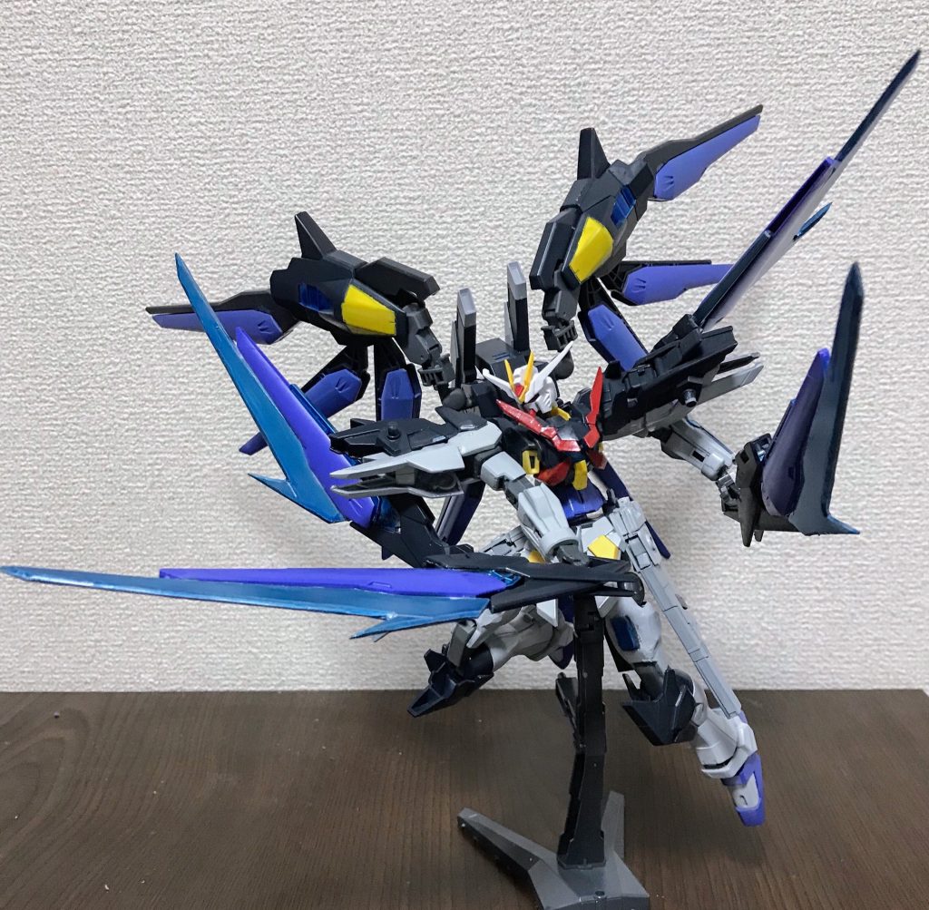 斬りかかり!
剣を装備させたらこのポーズは取らせてみたいですね^ ^