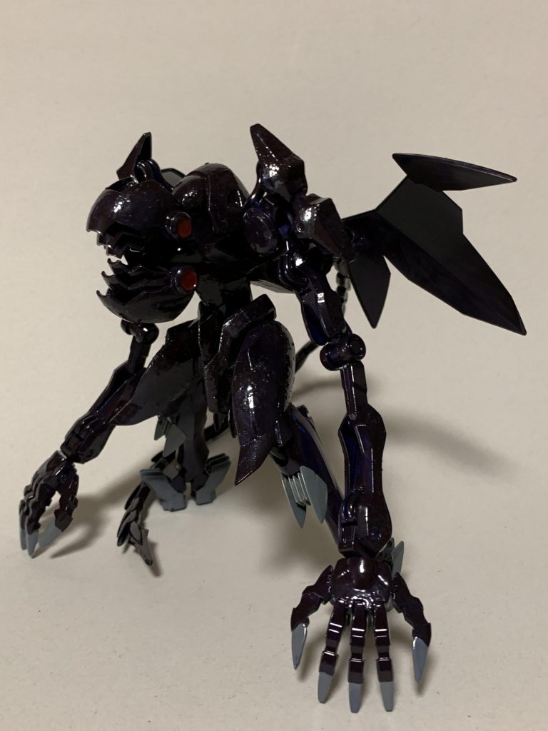 色は赤紫なんですけど、写真だとほとんど黒ですね…