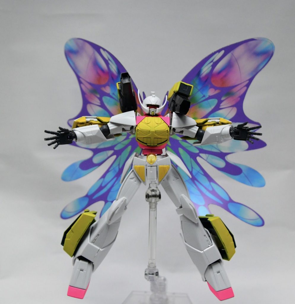 月光蝶
本機最大にして最強の武装
その効果は最早語る必要がないが、本機の場合は背部の装備をパージしないと使えないため最後の切り札として使用する