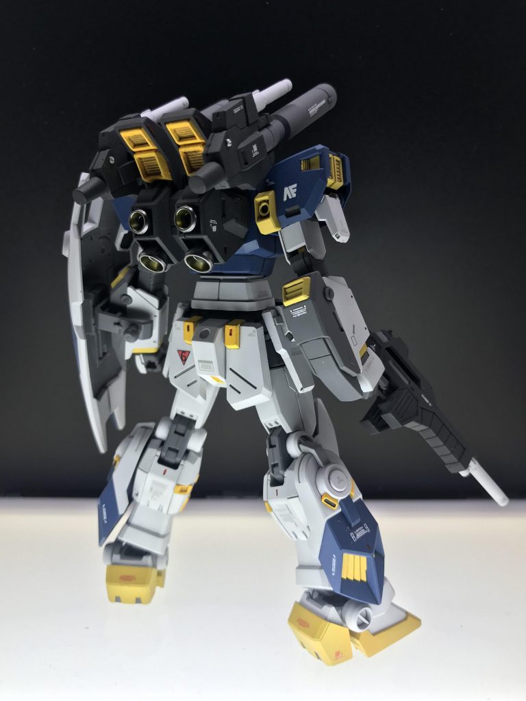 全体的にバランスが絶妙で弄るところが無
かったので、ケガキや面出し等基本工作のみで素材の持ち味を生かしました。
その分筆塗りとデカールで情報量を稼ぎました…ああ、憎たらしいw