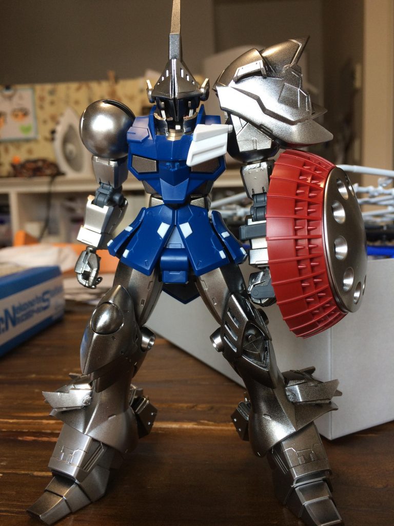 この時まではボディアーマーと盾はシルバー以外で塗装を考えてました。