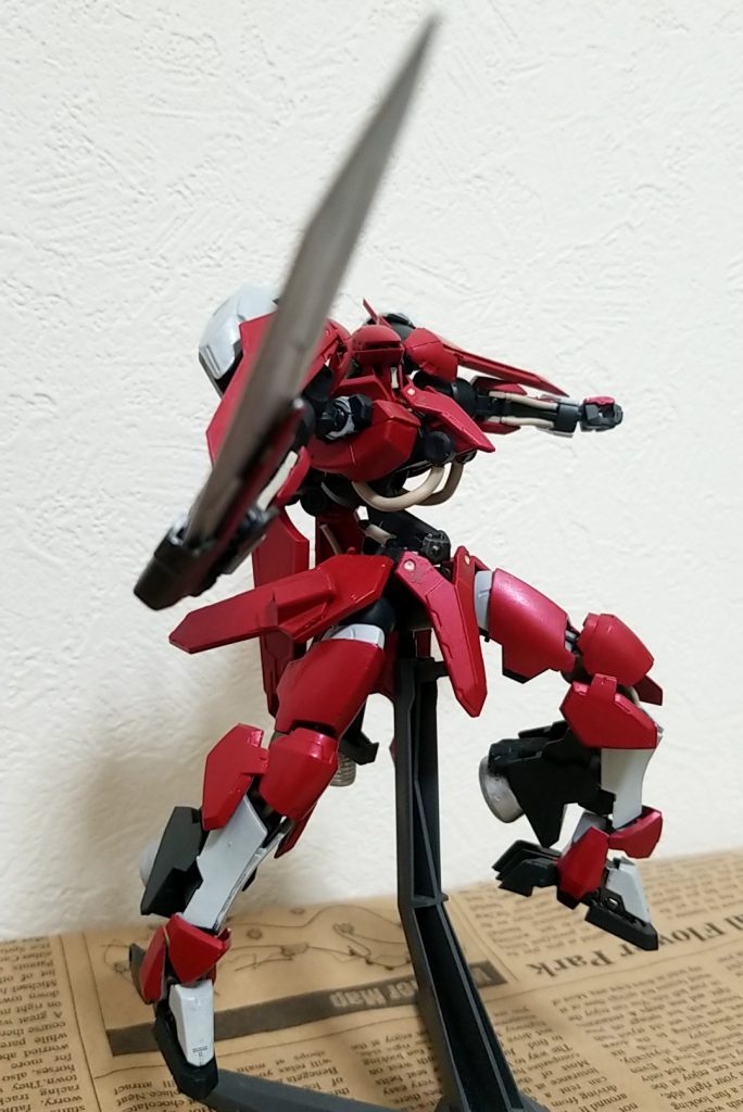 片手大剣
一撃の火力が出づらかったグリムゲルデが、安定して一撃を出せるようにと作られた剣