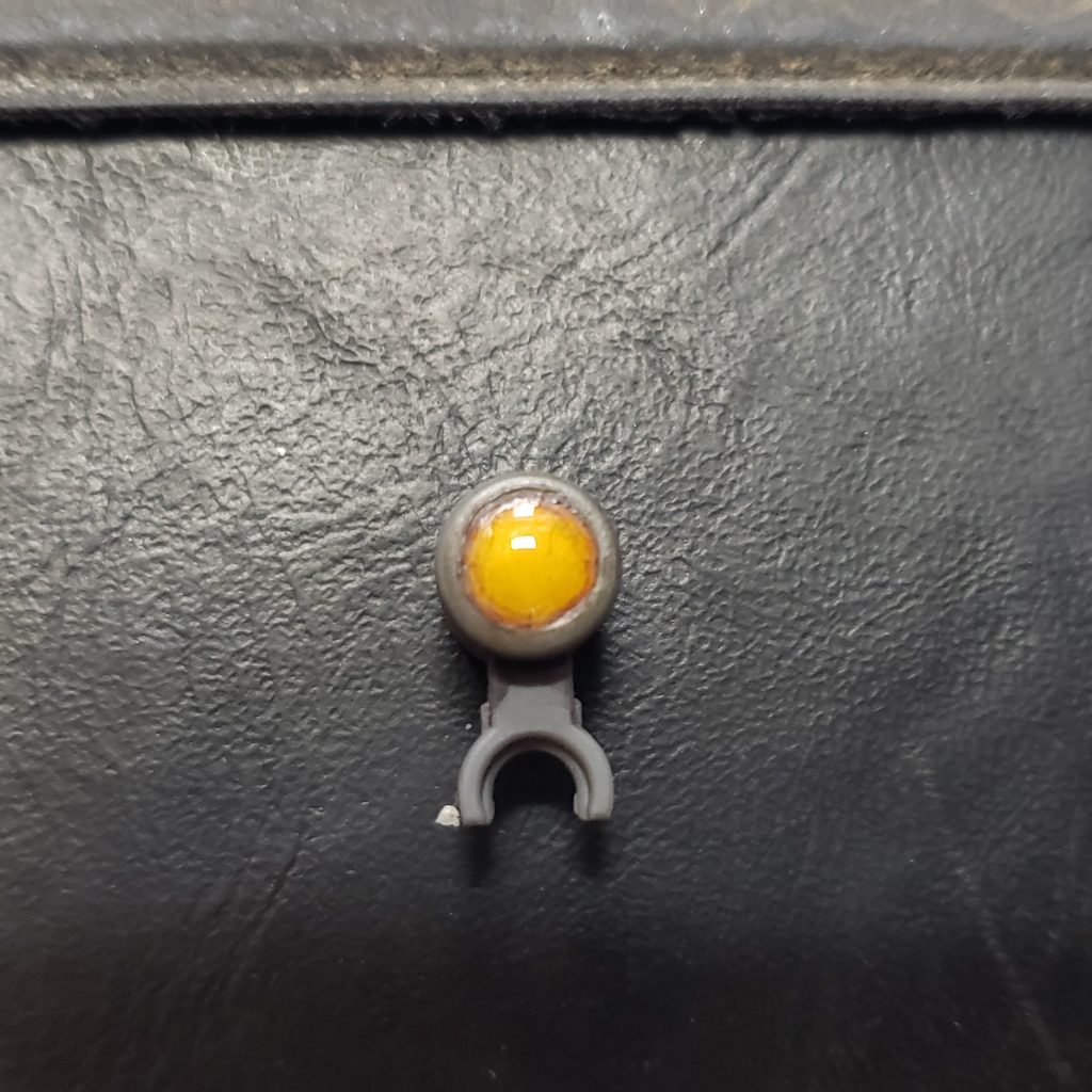 バズーカー照準のレンズ表現!
キットのシールのみだとレンズっぽく無かったので、UVレジンのクリアーを何回か重ねて見みました!