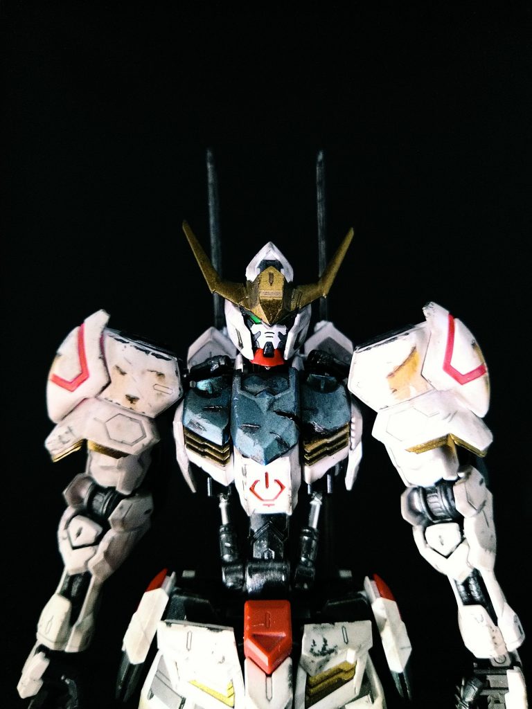 塗装は成形色を生かすつもりでしたが
青と黄色と内部フレームは塗りました