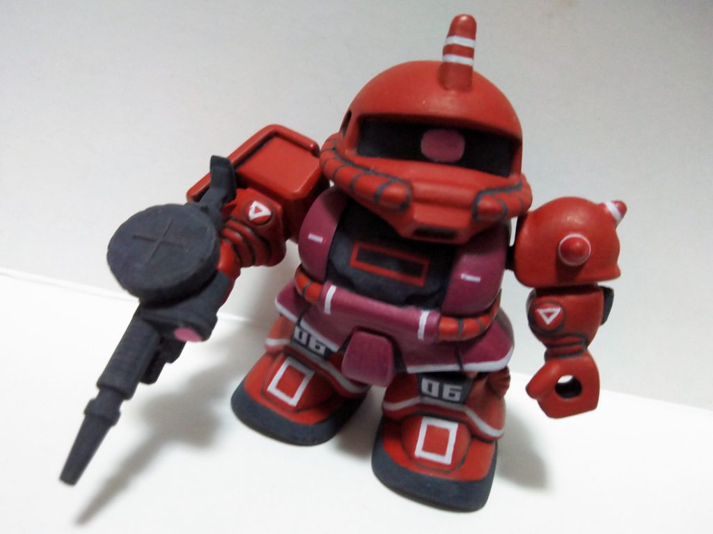 マシンガンはマイクロウォーズのザクから持ってきてます。