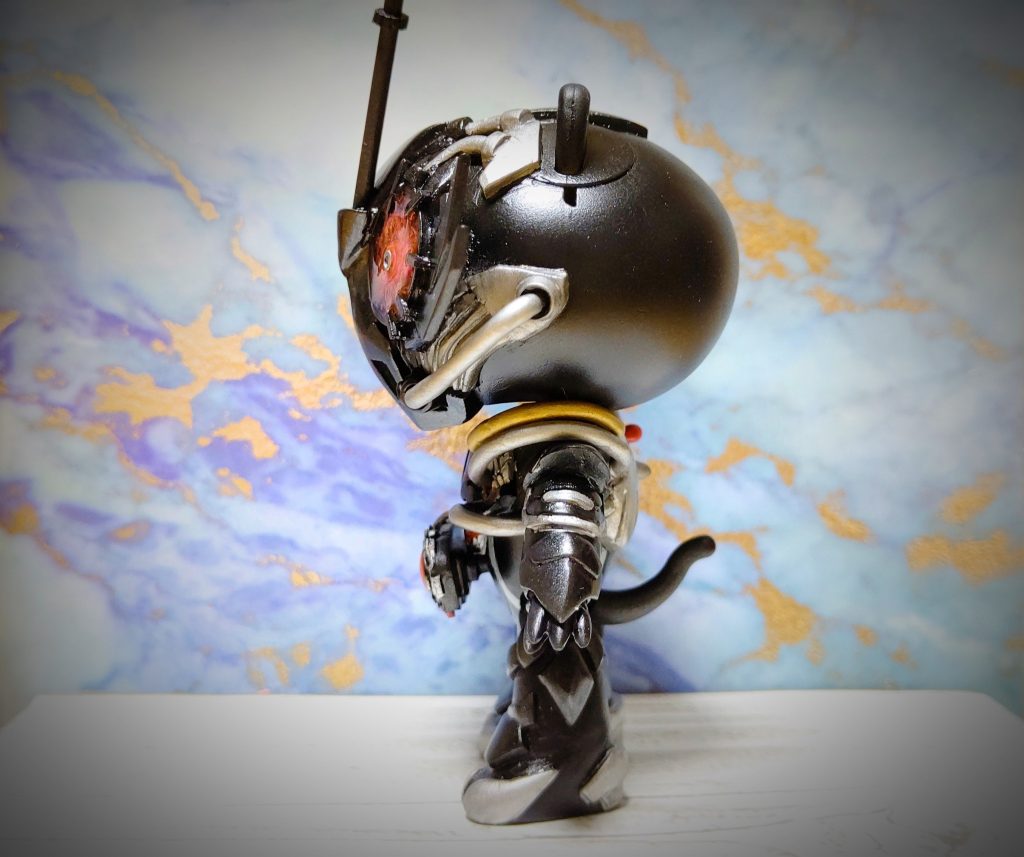 左側。今回はクロネコプチッガイを使ったので尻尾付きです。