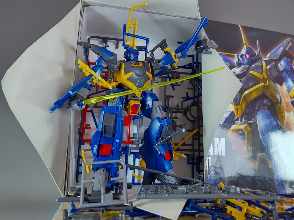 無理やり箱から出てきたバーザム–2枚目/制作者：滝 由佳理