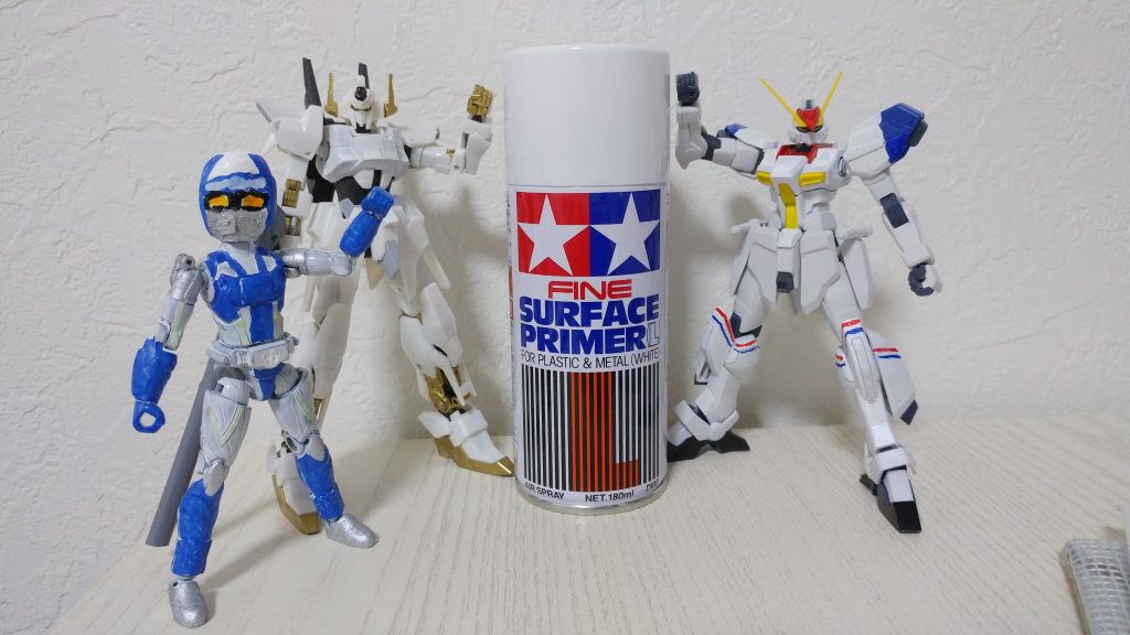 今回の塗装にはホワイトサフを使用しました。
(左の方たちもこれで塗装してます)