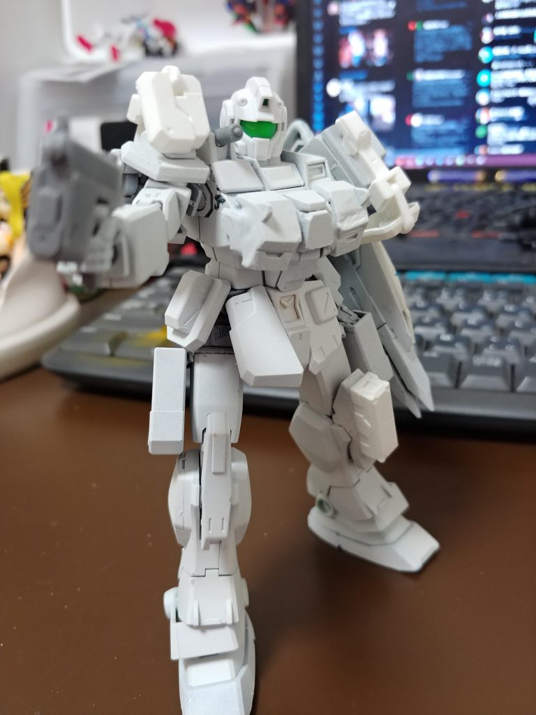 ハンドガンもありますよ
握り手と左手の手の甲紛失したので肩のナイフは見せられません