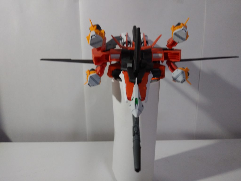 飛行形態はメビウスゼロのシルエットに近くなるようにしました