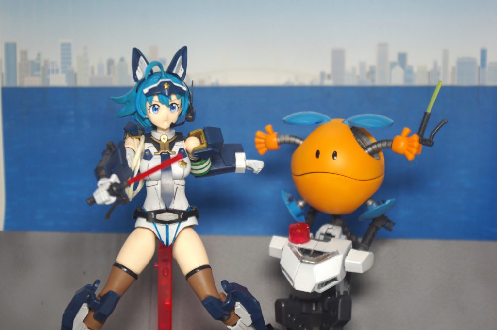 バイクの左ハンドルを引き抜くとビーム誘導棒になります。交通整理に絶大な効果を発揮。たまに謎の機械ボイスが流れる。
『Exceed  Charge』ギュインギュイン。
ちなみに右ハンドルはハロ用のビーム・ジュッテに。