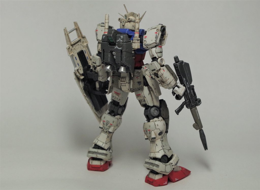 塗装はしないので、ランナーの切れ端でプラ板を作り一部ディテールアップしています。