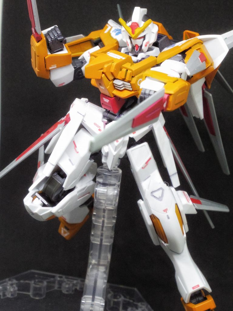 この形態でも、近接戦闘かできないわけではないため、阿頼耶識を用いないパイロットが搭乗することもできる。(ただし、全身に装備されたフェザーブレイドが邪魔になる)