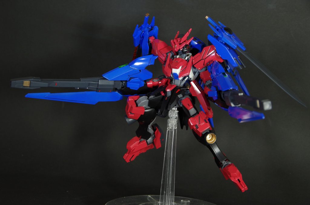 対モビルアーマー用ダウンスレイブを2丁装備。
モビルアーマーのナノラミネートアーマーを貫く。