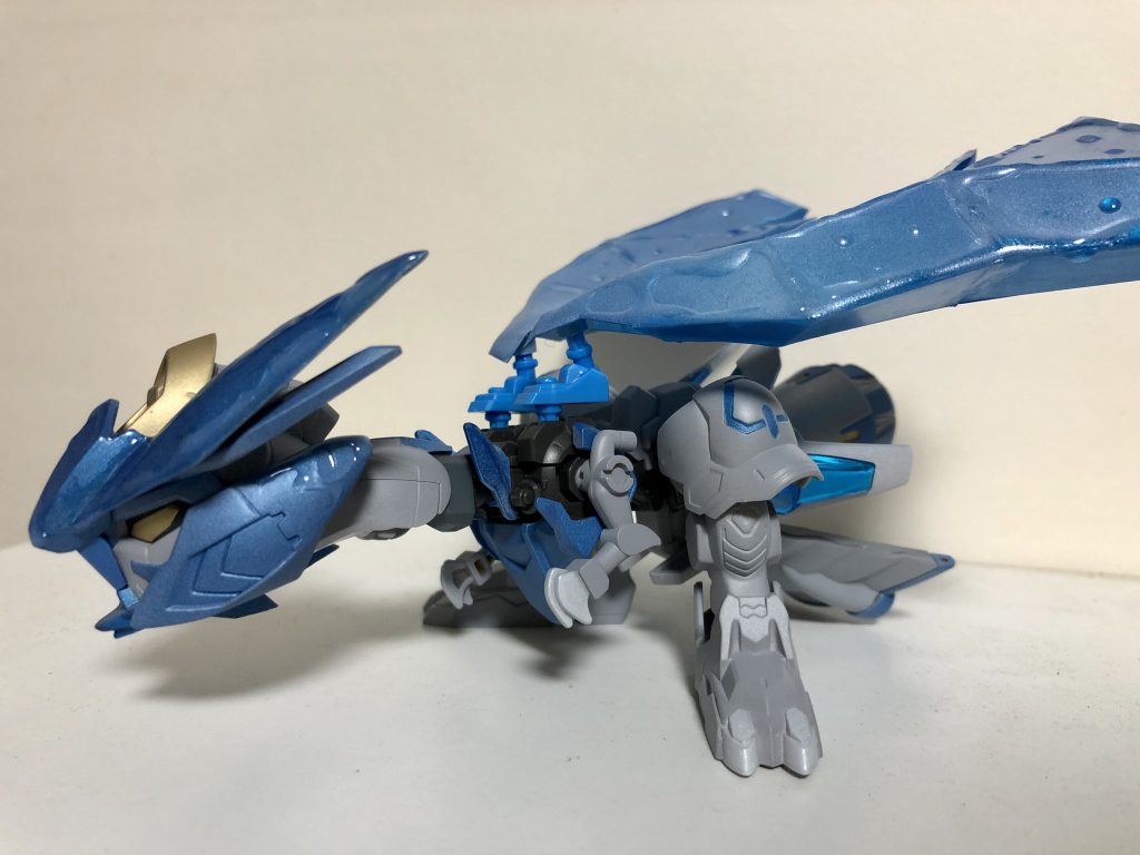 SDバルバトスをベースに、キュレムの独特の前に突き出た首と、どっしりとした下半身が表現できたのではと思います♪