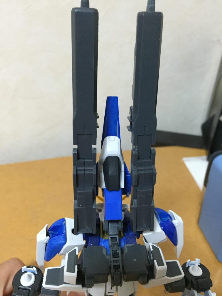 隠れて全然見えませんが、ちゃんと機首はあります。