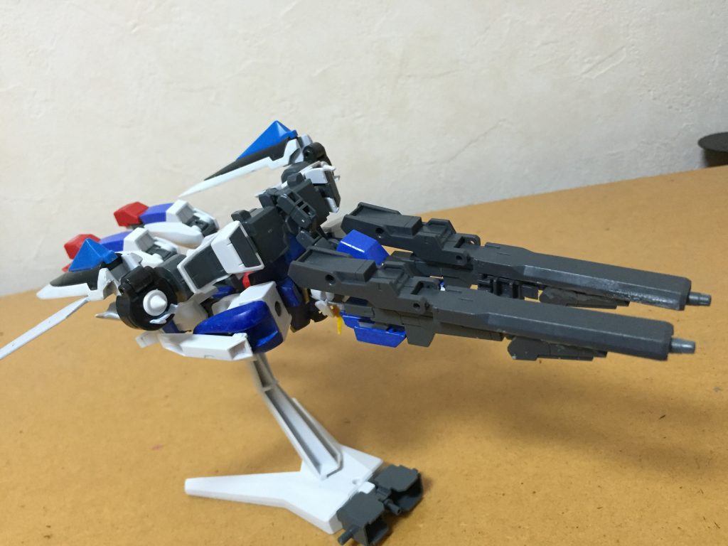 巡航形態
変形が簡易になった為、MAとしての能力は若干低下している。