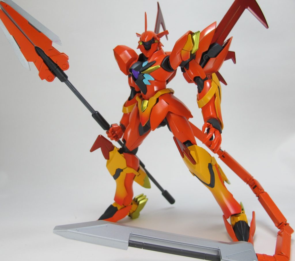 正面
ギラーガの特徴でもある槍と尻尾を改良し、ナターリアらしい情熱的なカラーリングで仕上げました。