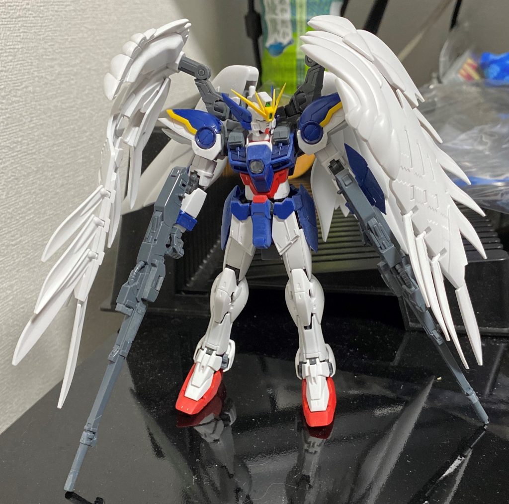 素組。RGはこれにスミ入れだけするだけでかっこいいのズルイです