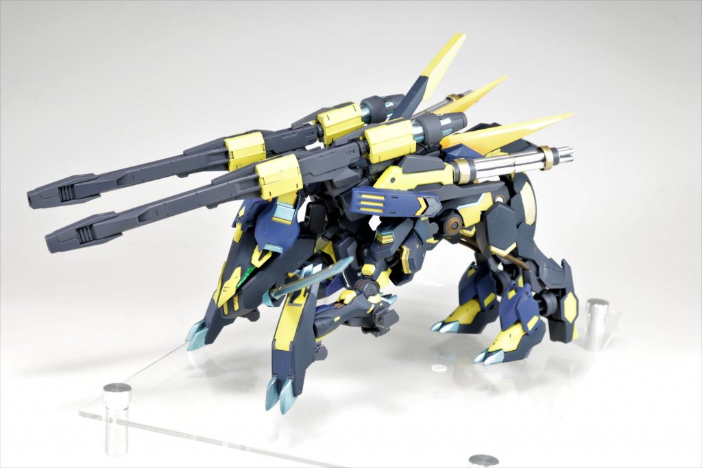 頭に追加のセンサーを乗っけゾイドぽい感じにしています。
