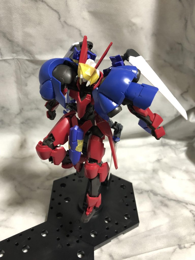 第一形態。このころはGNソードを連結させたランスを主武装とする予定だった。LBXのほうのリタリエイターみたいな感じに。ビームガーターも作る予定だったが鉄血っぽくないので却下に。