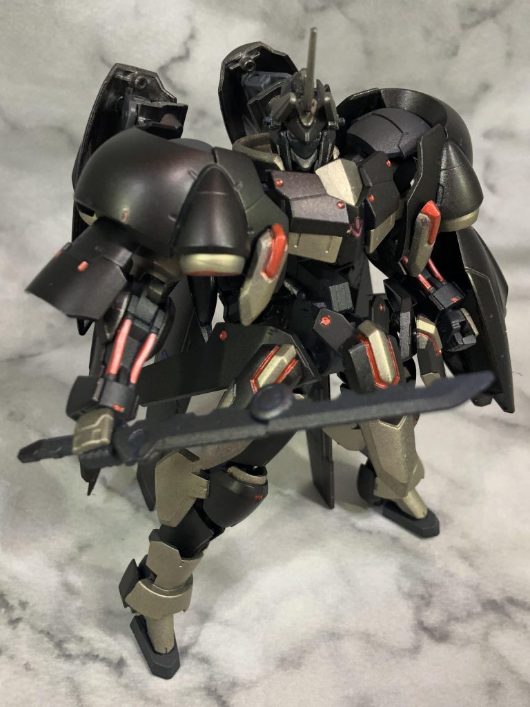 コンバットナイフ。本来積む予定は無かったが意外と後腰パーツの隙間にすんなりハマったので固定武器として採用。