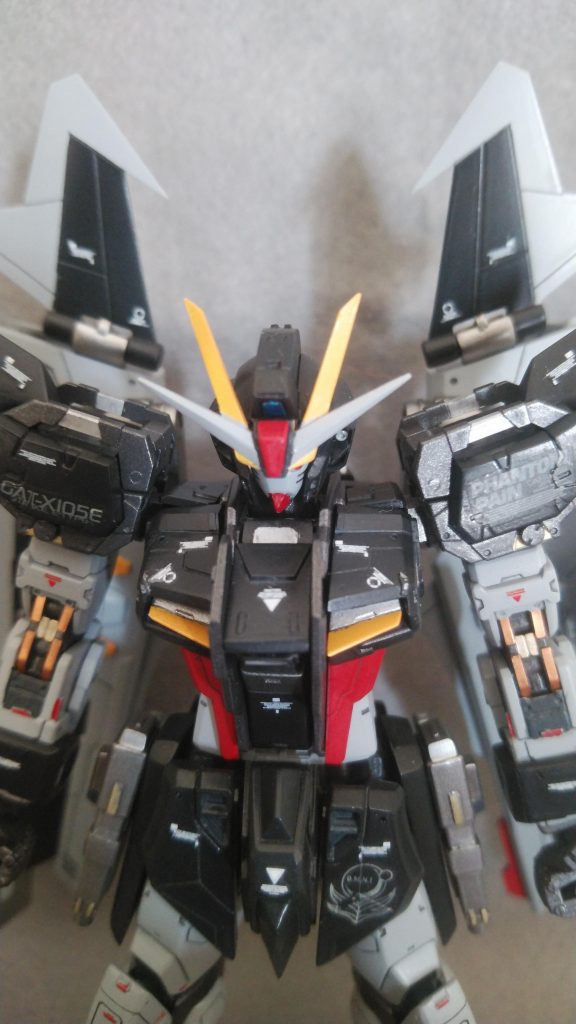 最後にデカールを貼ってツヤ消しコートを掛けて終了です